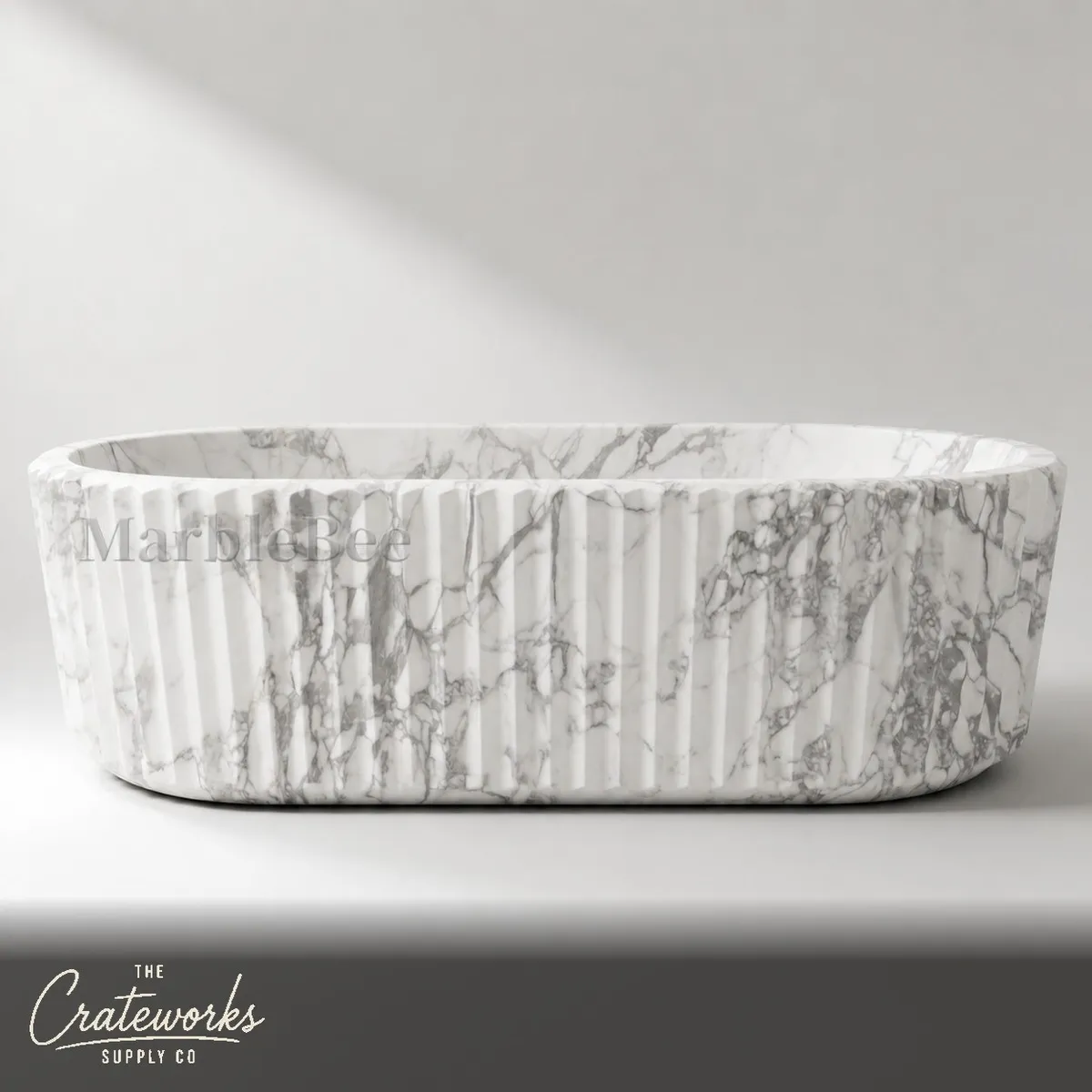 Freestanding marble tub in Fluted Calacatta Marble, detail 1