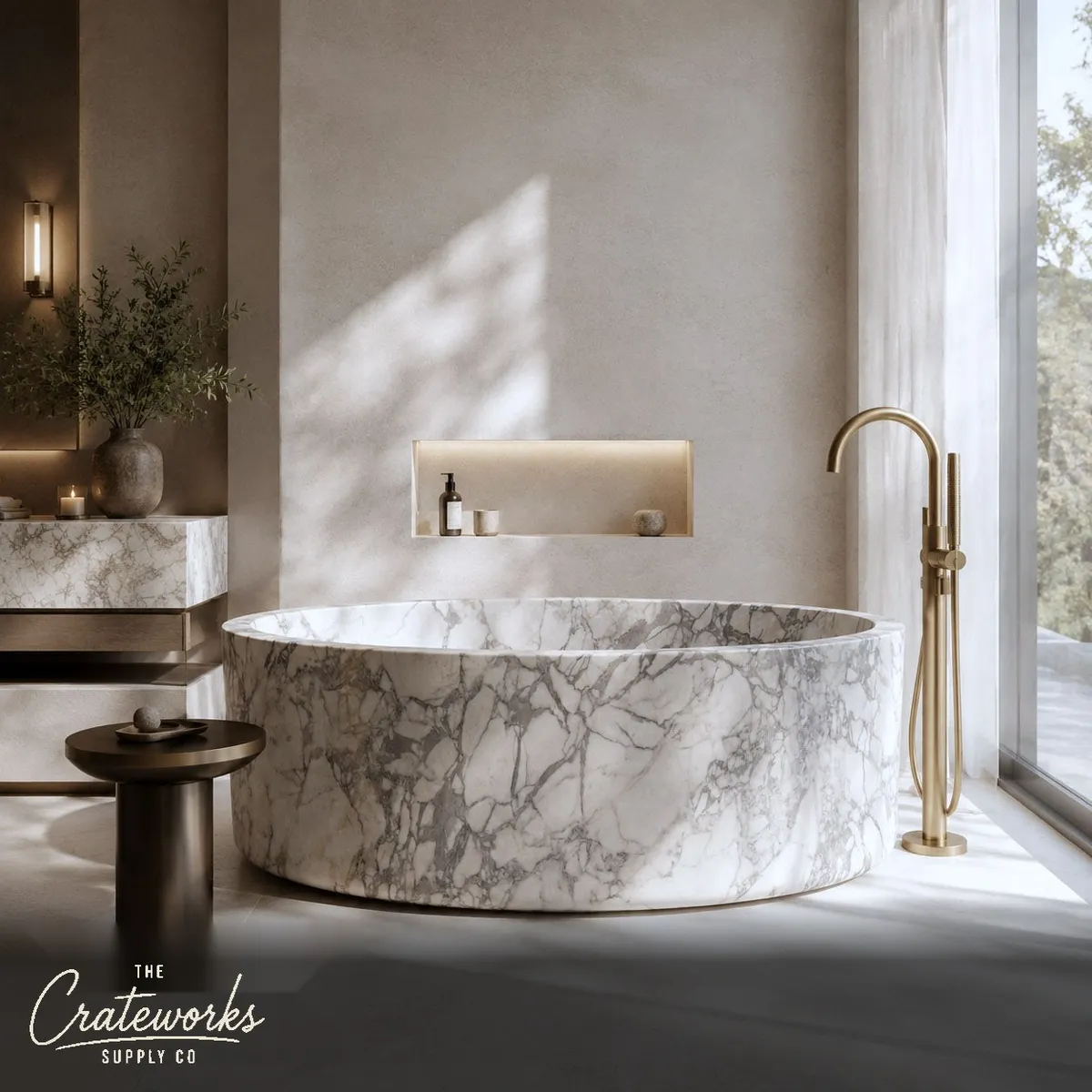 Marble bath in solid Calacatta White