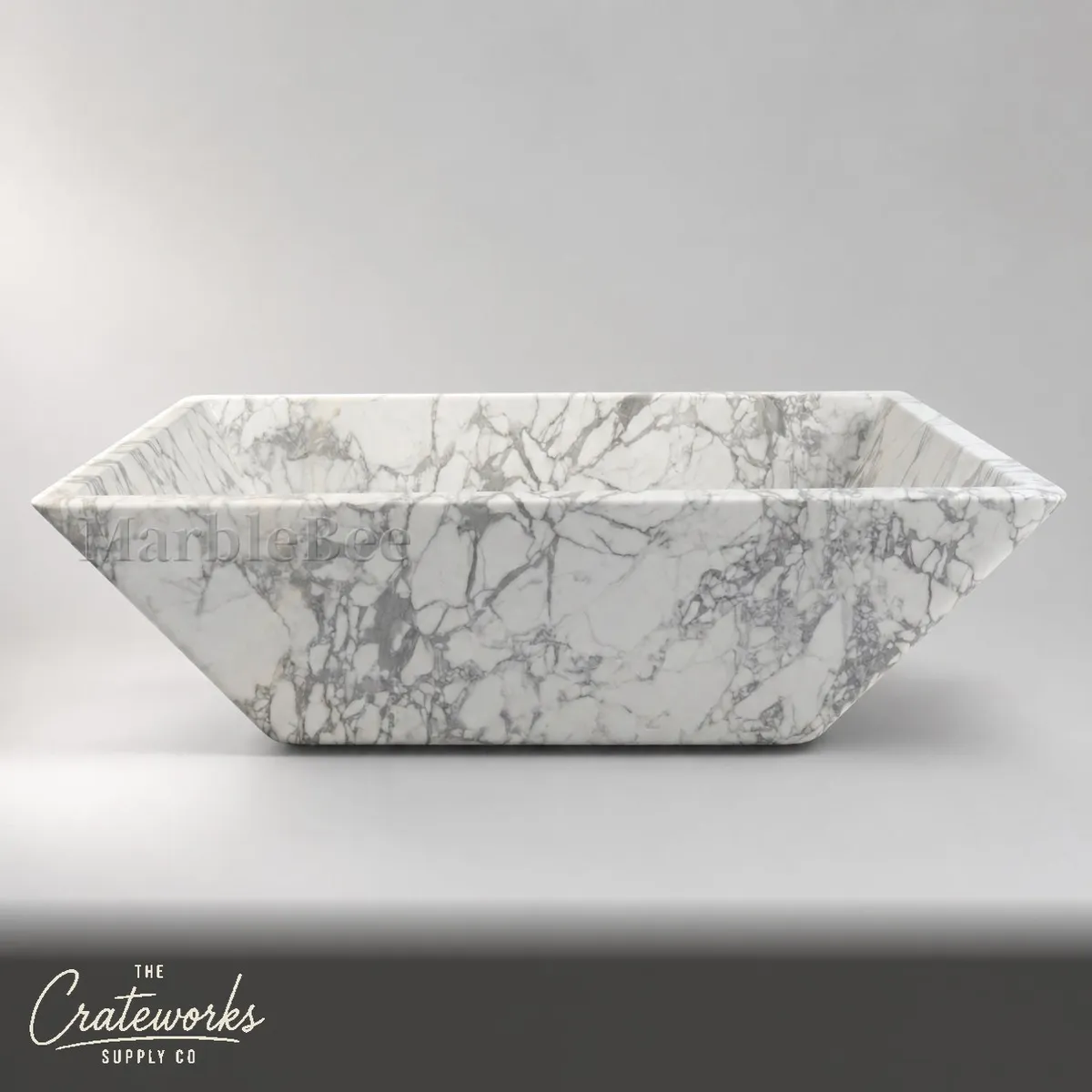 Stone bathtub in Calacatta White Marble, detail 2