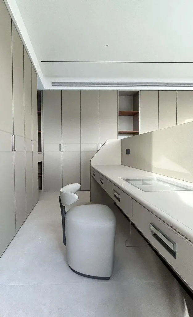 Six-Face Leather Cabinet Door, in the room 1