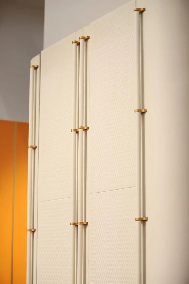 Aluminum-Frame Pole-Handle Door, detail 2