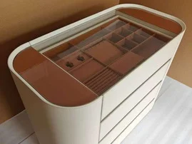 Glass-Lid Chest Island, detail 2