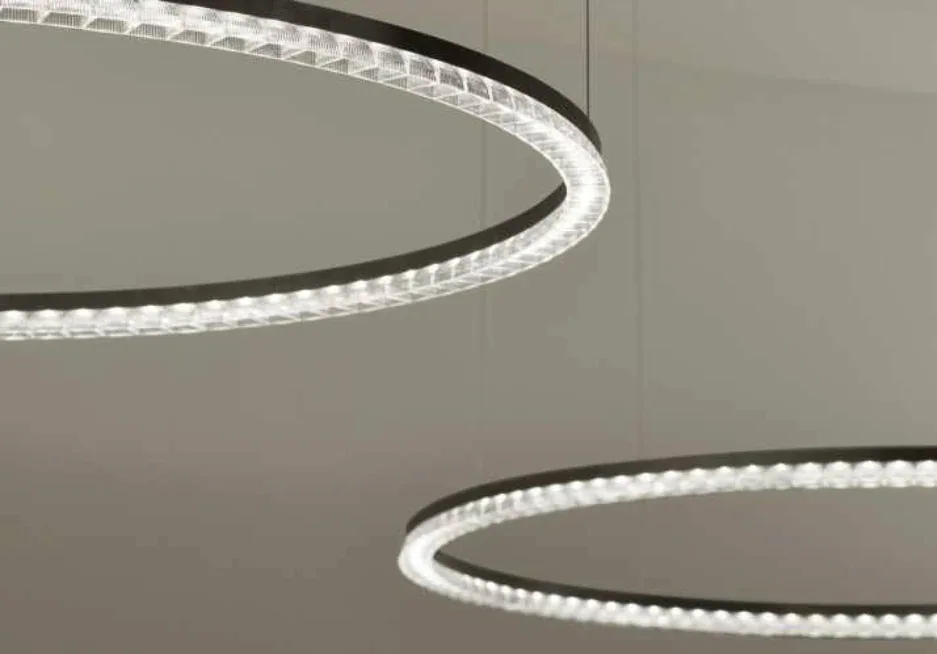 Gold Halo 02, chandeliers