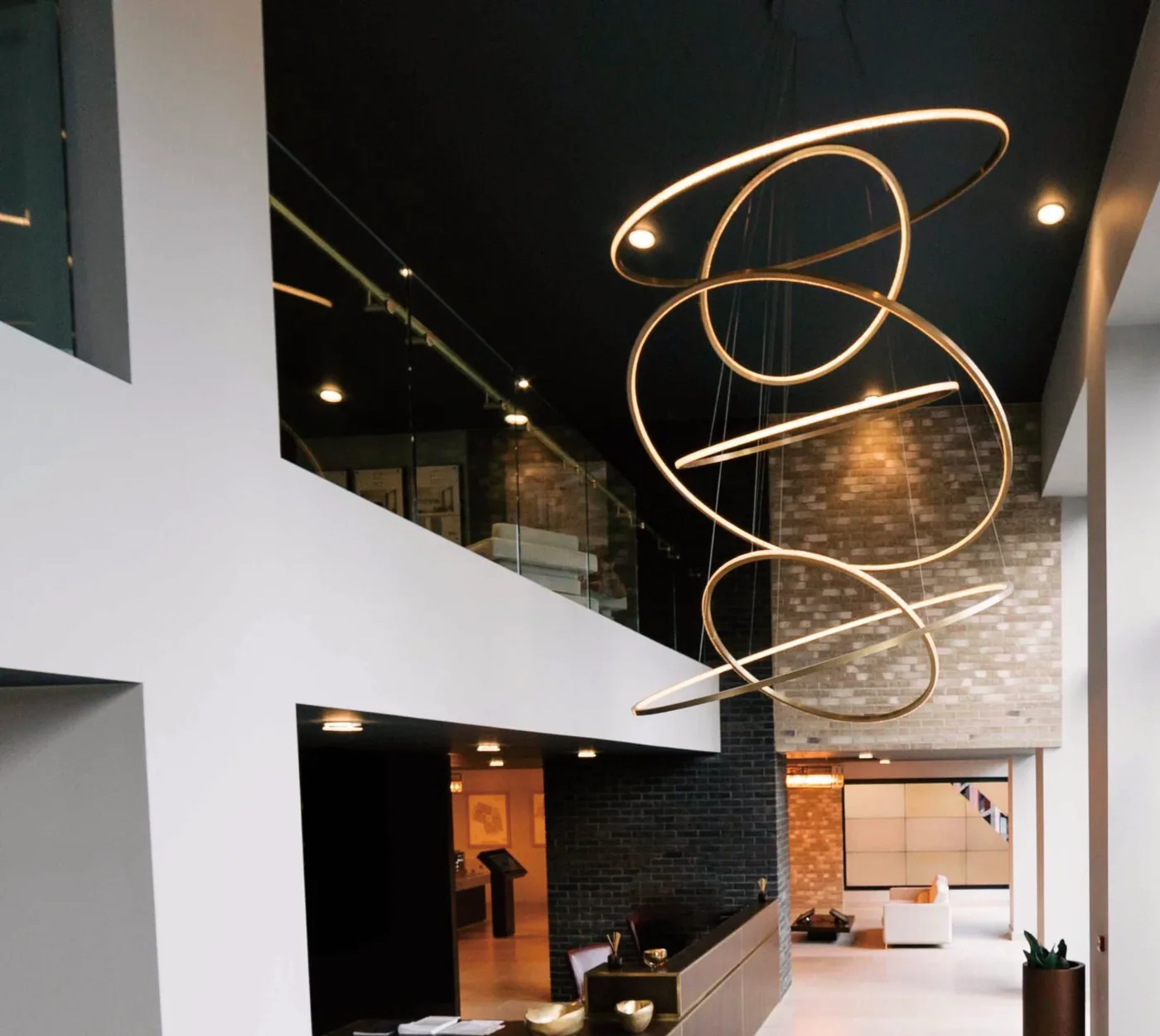 Brass Run 02, linear suspension