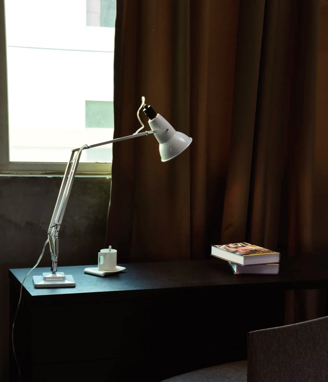 Satin Table, table lamps